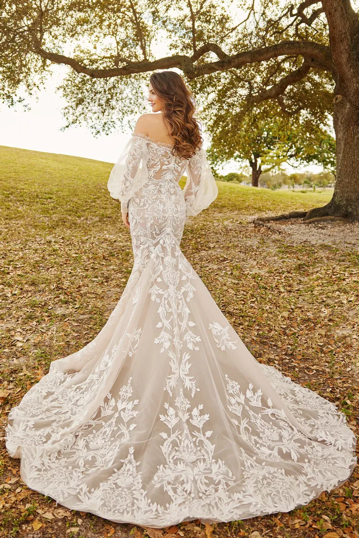 The Luxe Collection Derby Backface Thumbnail Image