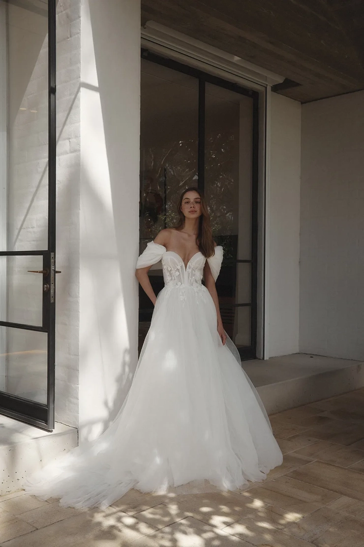 Alena Leena Blank Page 2023 Bridal Dresses | Wander Atelier