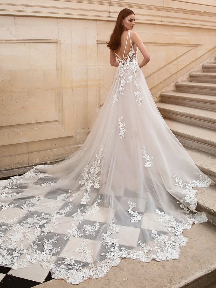 Elysee by Enzoani | I Do Wedding - Gaia | I Do Wedding Dresses & Photography