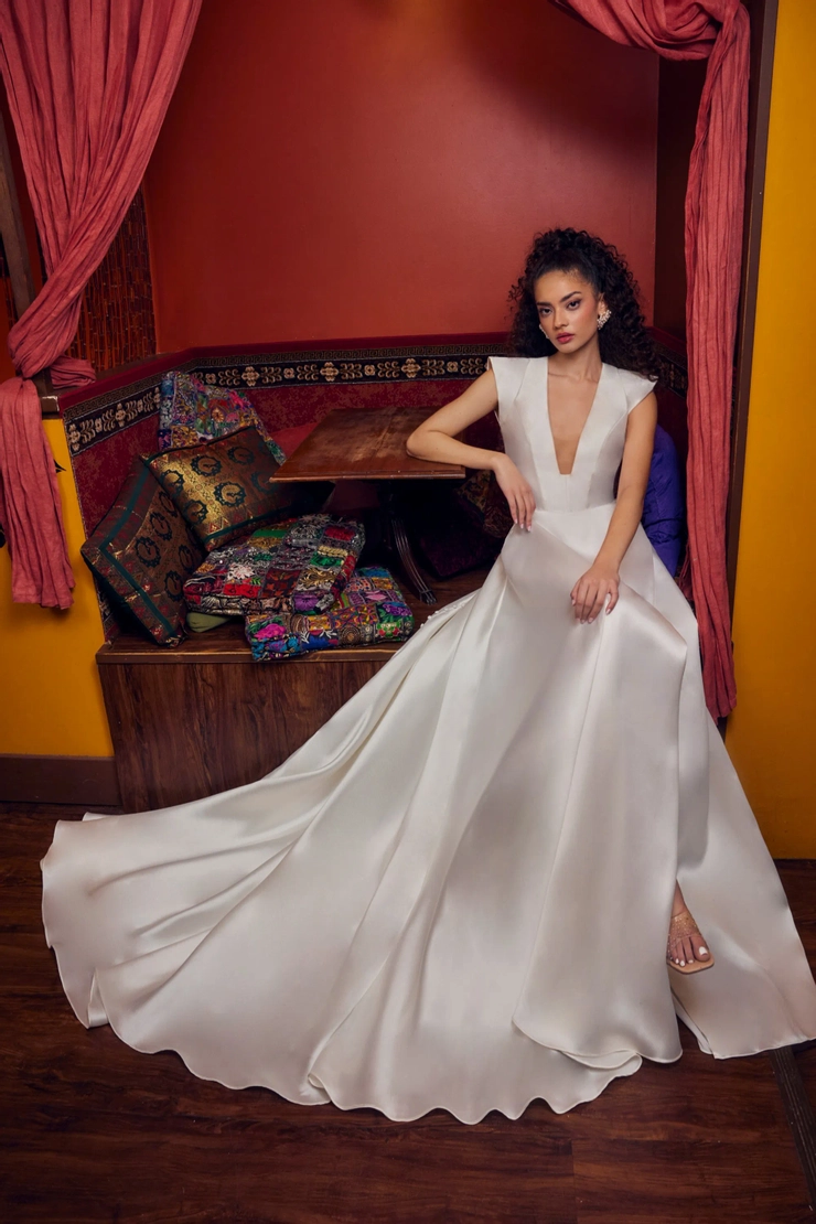 La Perle by Calla Blanche Style #LP2331 #1 frontface vertical picture