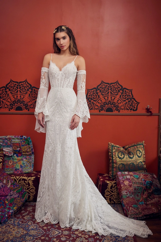 La Perle Daffodil White Lace and Promises