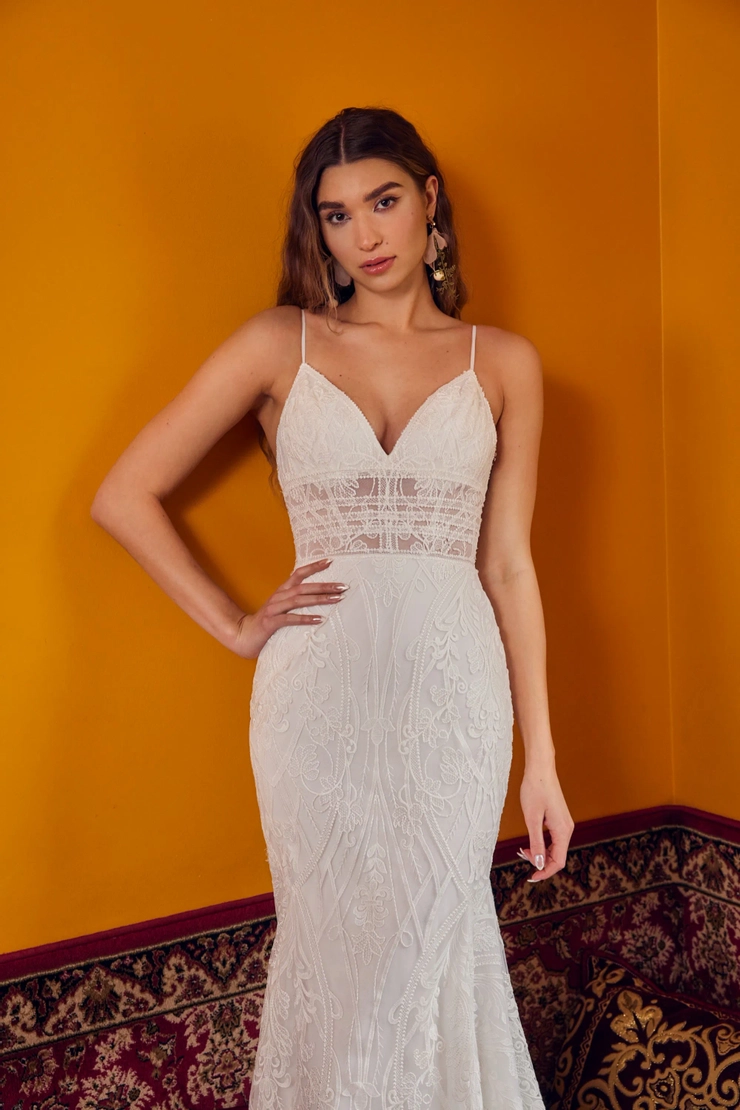 La Perle by Calla Blanche LP2345 #3 frontface vertical cropped picture