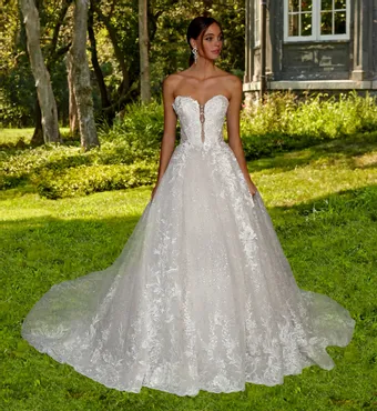 Eve of Milady Style #4402 #2 frontface vertical thumbnail